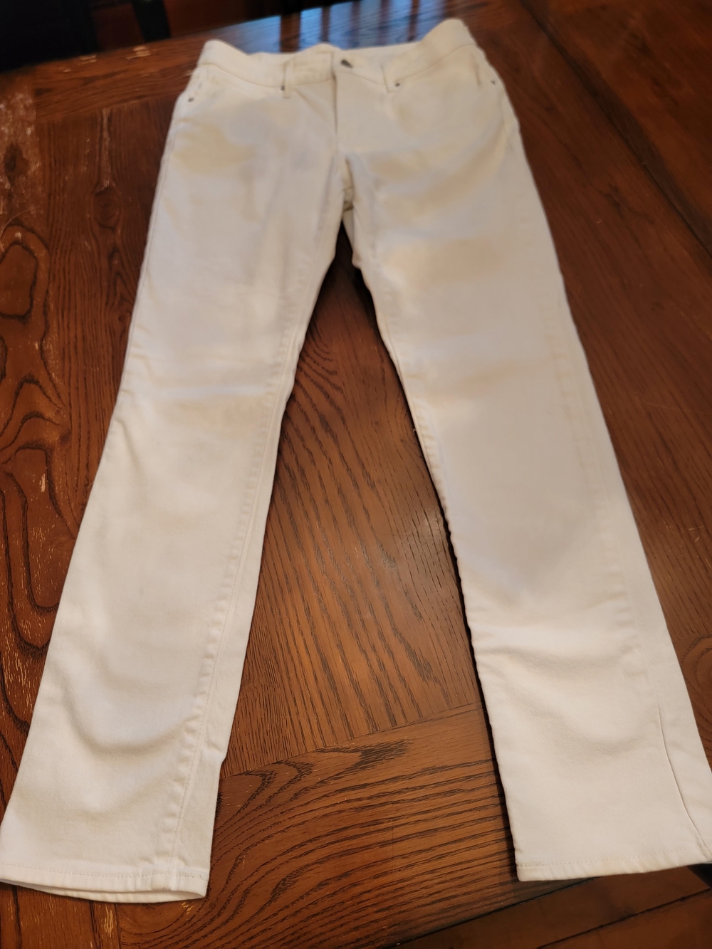Levi's Classic Mid Rise Straight Leg Jeans- White, Size 30, Like New!!